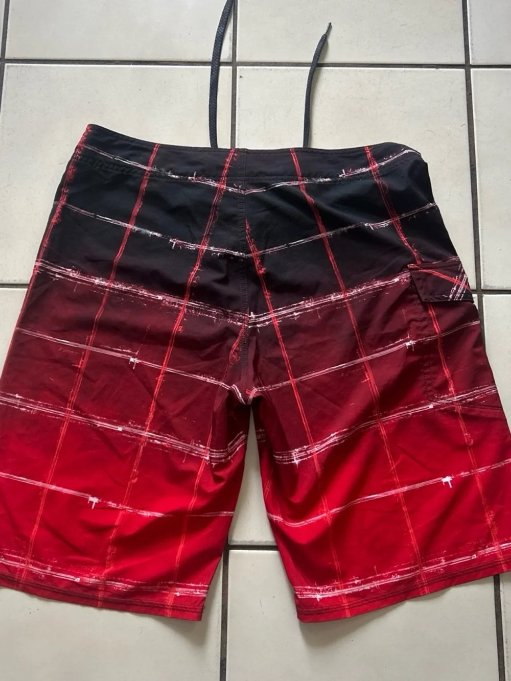 Y2K Oakley Board Shorts Men 32 Red Black Plaid Swim Trunks Drawstring